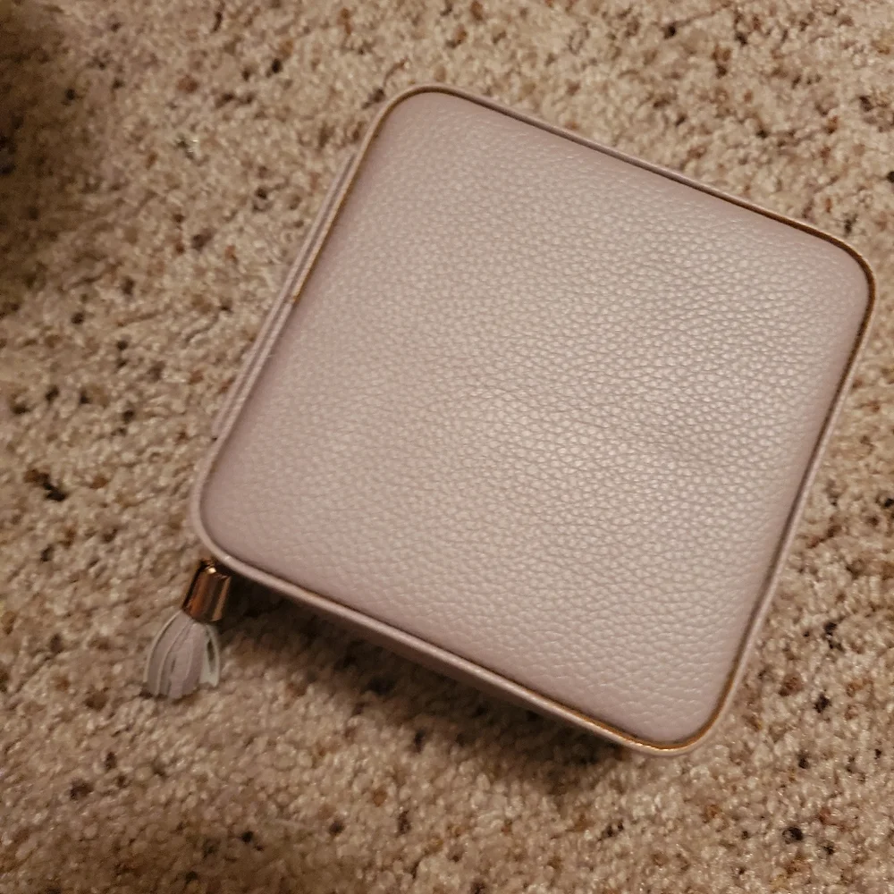 Travel size jewelry box - Picture 2 of 8